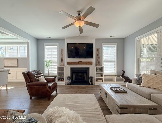585 W Craftsman Way, Hampstead, NC 28443