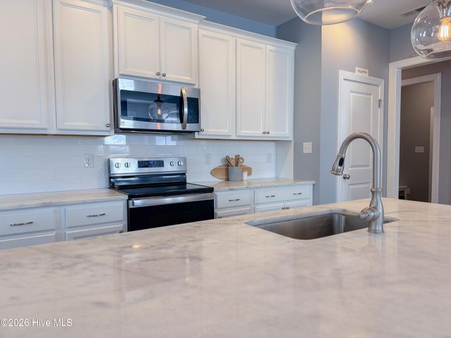 585 W Craftsman Way, Hampstead, NC 28443