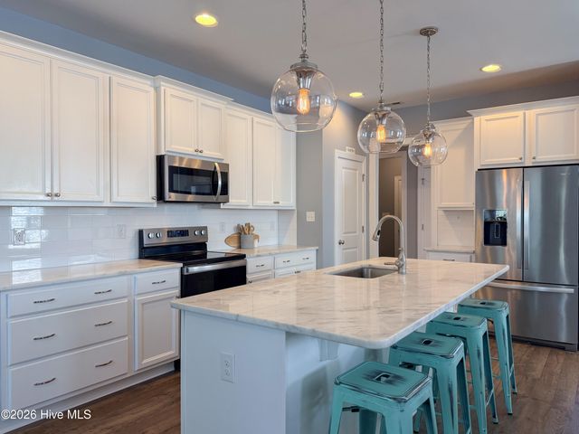 585 W Craftsman Way, Hampstead, NC 28443