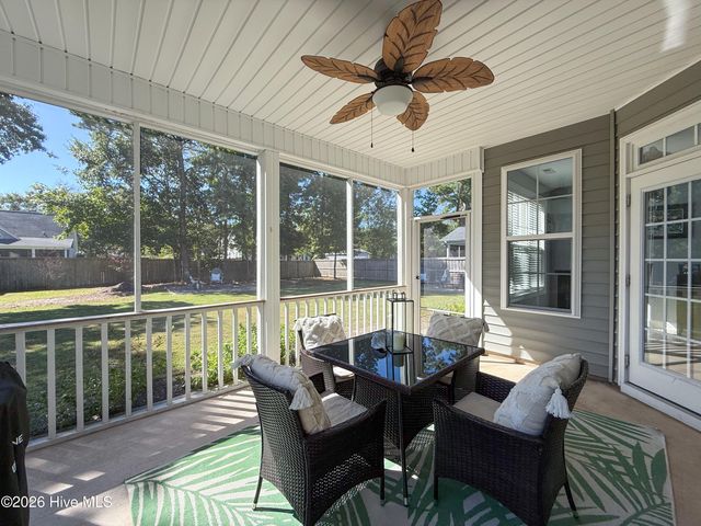 585 W Craftsman Way, Hampstead, NC 28443