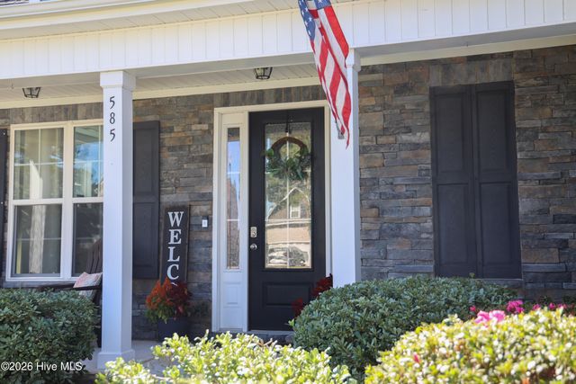 585 W Craftsman Way, Hampstead, NC 28443