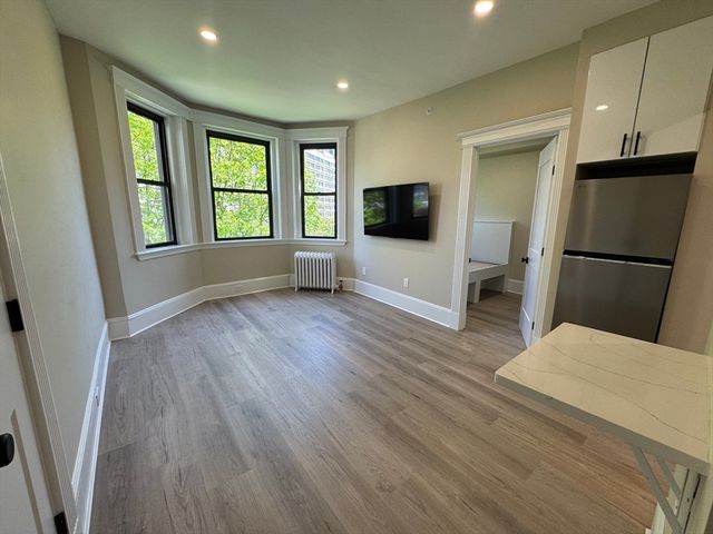 41 Edgerly Rd 38, Boston, MA 02115