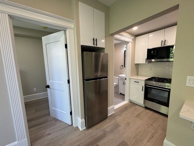 41 Edgerly Rd 38, Boston, MA 02115