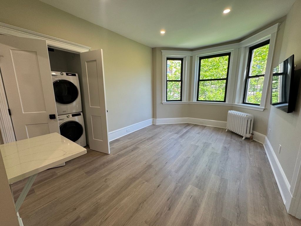 41 Edgerly Rd 38, Boston, MA 02115