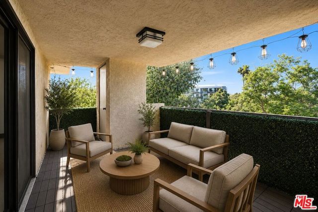 9025 Keith Avenue 302, West Hollywood, CA 90069