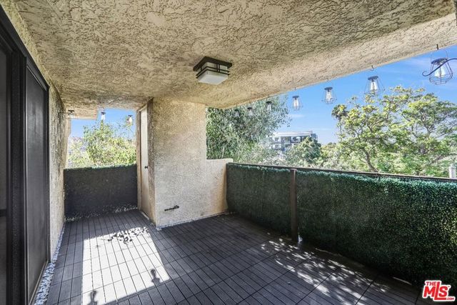9025 Keith Avenue 302, West Hollywood, CA 90069