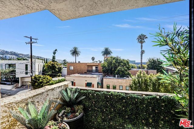 9025 Keith Avenue 302, West Hollywood, CA 90069
