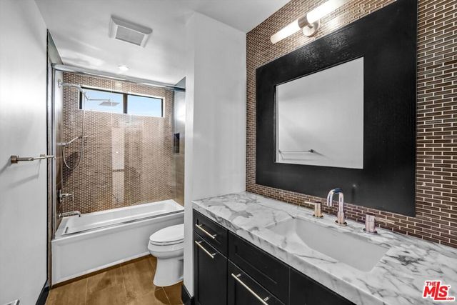 9025 Keith Avenue 302, West Hollywood, CA 90069