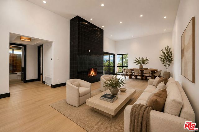 9025 Keith Avenue 302, West Hollywood, CA 90069