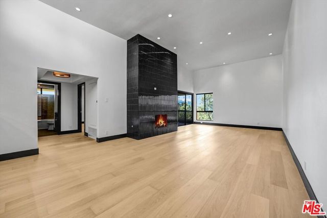 9025 Keith Avenue 302, West Hollywood, CA 90069