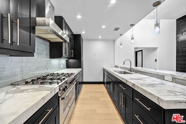 9025 Keith Avenue 302, West Hollywood, CA 90069