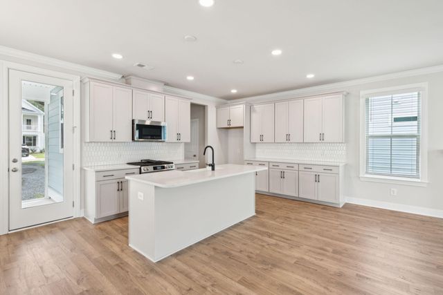 703 Minton Road, Charleston, SC 29412