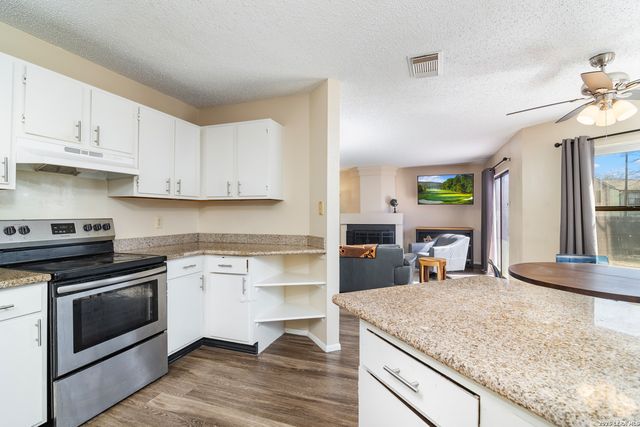 6858 Eden Grove, Converse, TX 78109