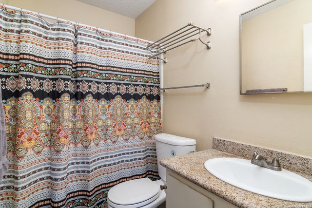 6858 Eden Grove, Converse, TX 78109