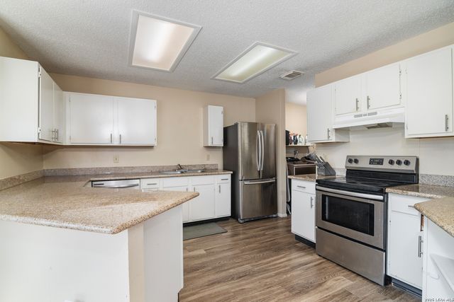 6858 Eden Grove, Converse, TX 78109