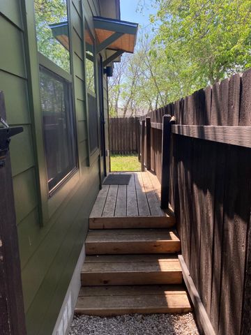 4609 Leslie Ave 1, Austin, TX 78721