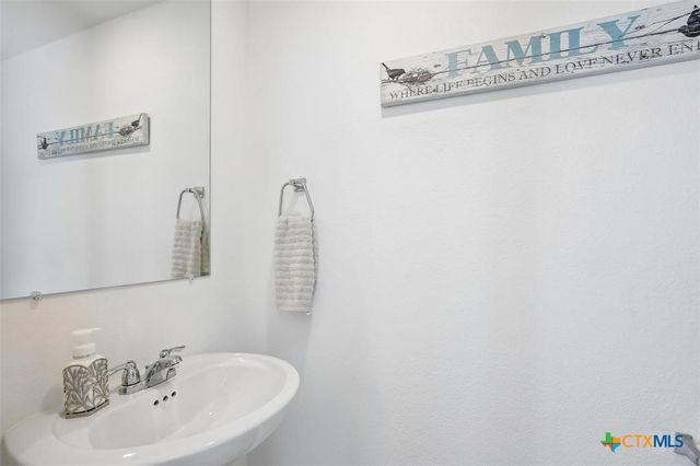 116 Painted Night Road, Hutto, TX 78634
