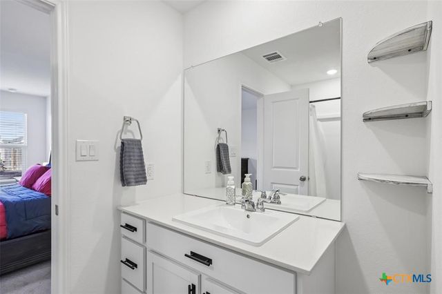 116 Painted Night Road, Hutto, TX 78634