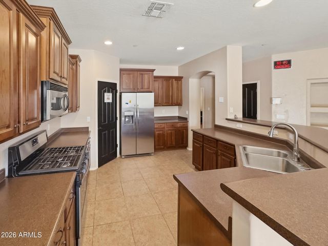 2925 E ANDRE Avenue, Gilbert, AZ 85298