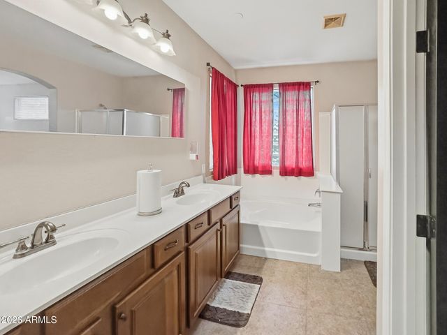 2925 E ANDRE Avenue, Gilbert, AZ 85298