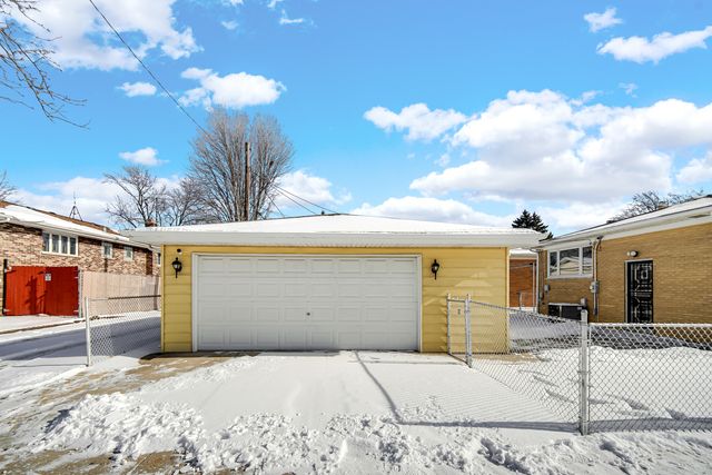 772 Memorial Drive, Calumet City, IL 60409