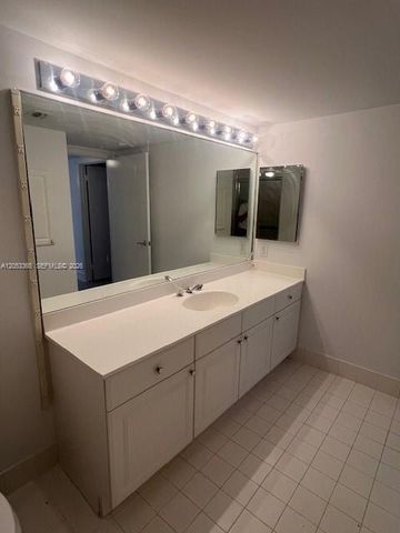 3600 Yacht Club Drive 504, Aventura, FL 33180