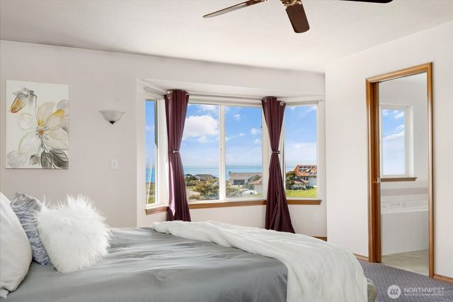 648 Hacienda Drive, Coupeville, WA 98239