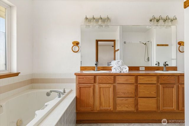 648 Hacienda Drive, Coupeville, WA 98239