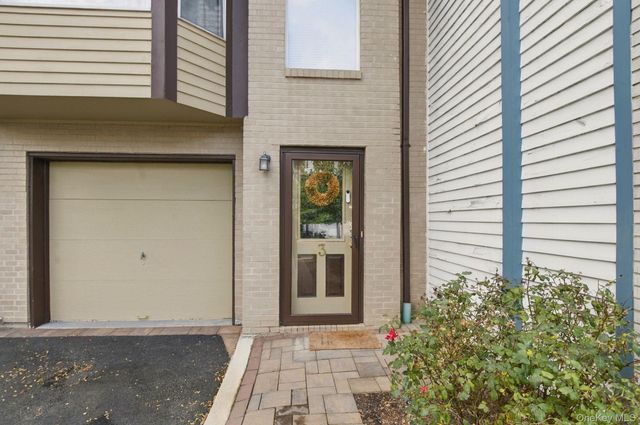 3 Nottingham Court, Nanuet, NY 10954
