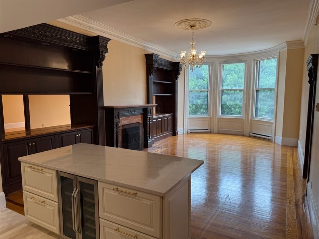246 Commonwealth Ave 3, Boston, MA 02116
