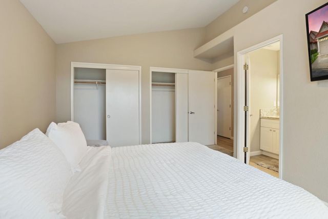 1084 La Mesa St, Escalon, CA 95320