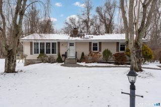 21 Oakridge Drive, Ledyard, CT 06335