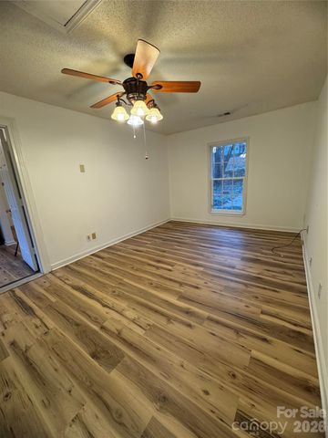 3823 Wonderland Drive, Matthews, NC 28104