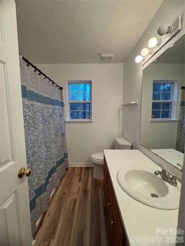 3823 Wonderland Drive, Matthews, NC 28104