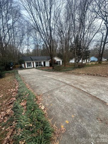 3823 Wonderland Drive, Matthews, NC 28104