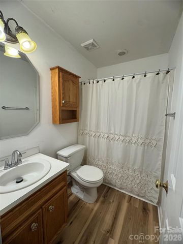 3823 Wonderland Drive, Matthews, NC 28104