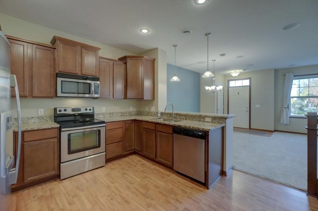 3352 Hazel Trail E, Woodbury, MN 55129