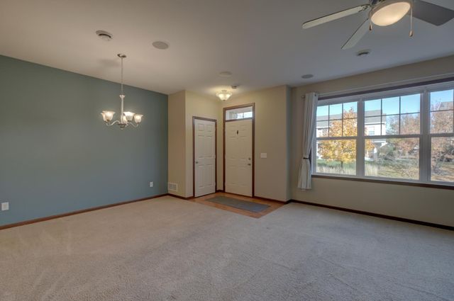 3352 Hazel Trail E, Woodbury, MN 55129