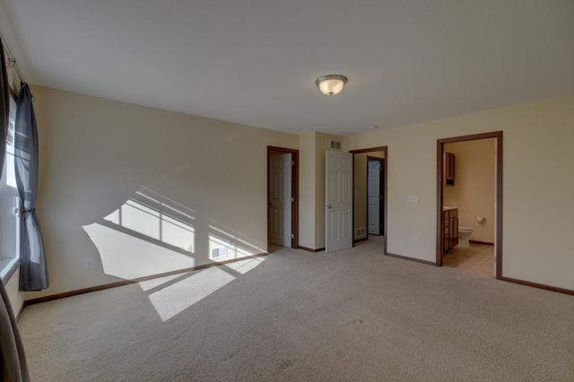 3352 Hazel Trail E, Woodbury, MN 55129