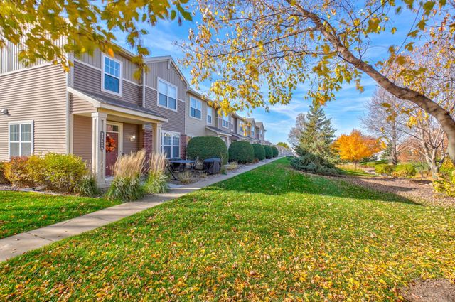 3352 Hazel Trail E, Woodbury, MN 55129
