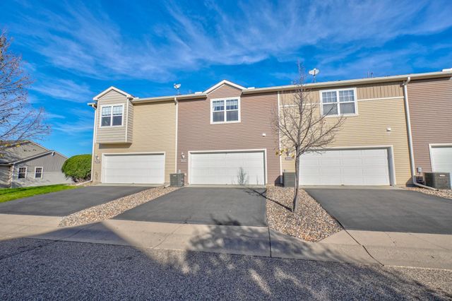 3352 Hazel Trail E, Woodbury, MN 55129