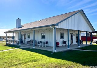 135 May, Pleasanton, TX 78064