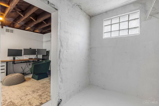 167 S Grove Avenue, Wyoming, OH 45215