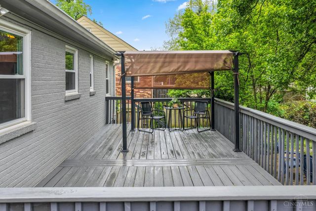 167 S Grove Avenue, Wyoming, OH 45215