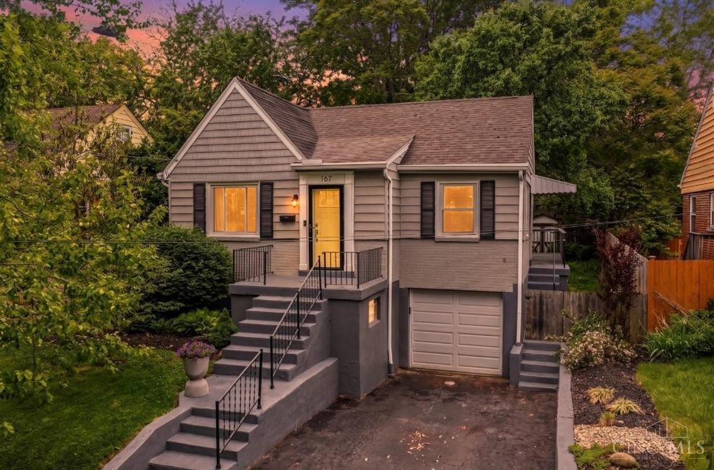 167 S Grove Avenue, Wyoming, OH 45215