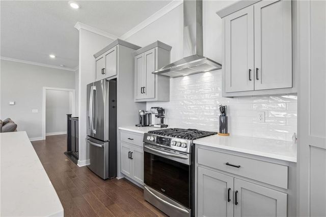 3212 SW Arbor Tree Drive, Lee's Summit, MO 64082