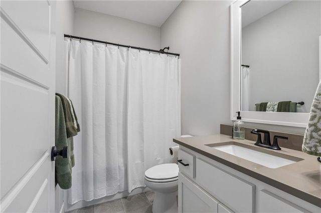 3212 SW Arbor Tree Drive, Lee's Summit, MO 64082