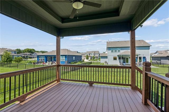 3212 SW Arbor Tree Drive, Lee's Summit, MO 64082