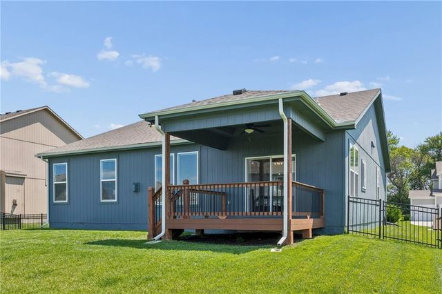 3212 SW Arbor Tree Drive, Lee's Summit, MO 64082