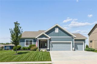 3212 SW Arbor Tree Drive, Lee's Summit, MO 64082